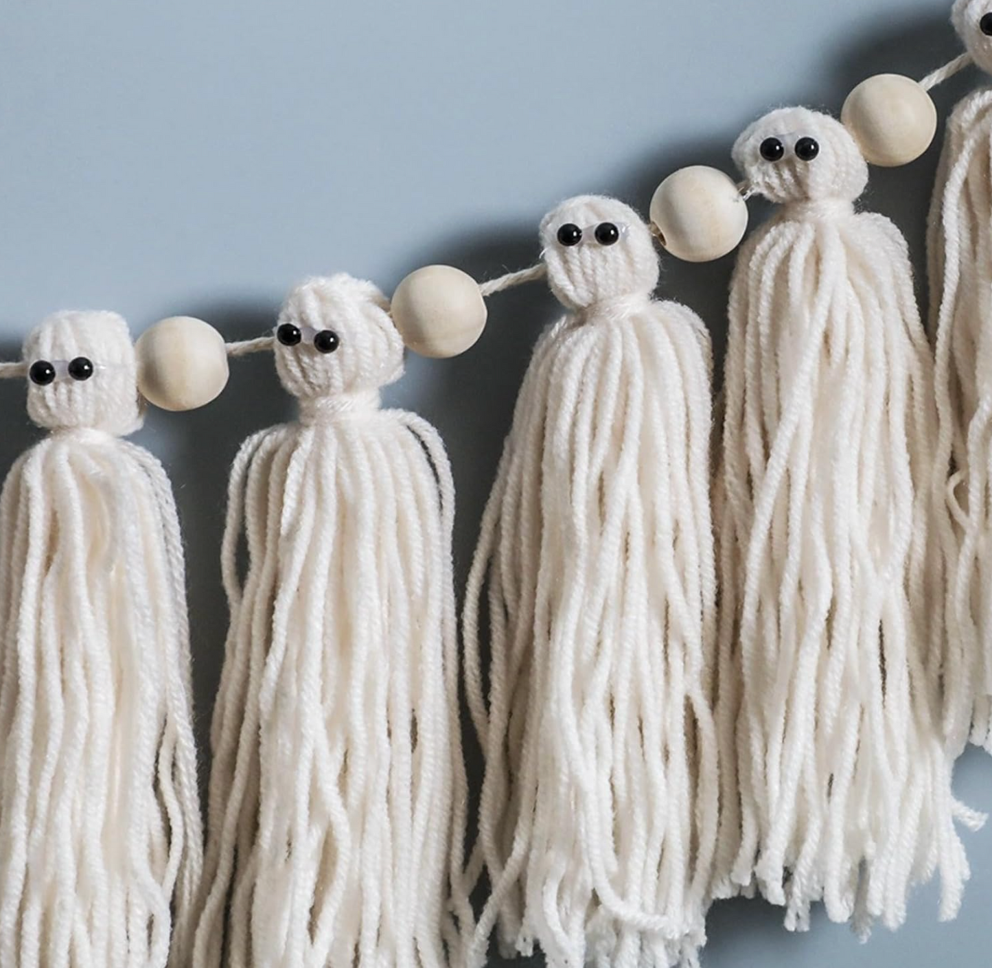 Whimsical Ghost Garland – Handmade Yarn Halloween Mantle Decoration