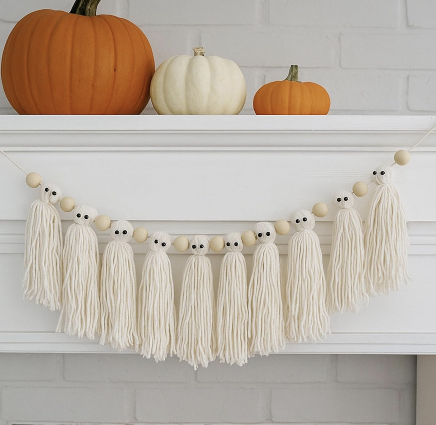 Whimsical Ghost Garland – Handmade Yarn Halloween Mantle Decoration